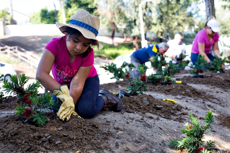 Earth Day Ohio BrightView planting