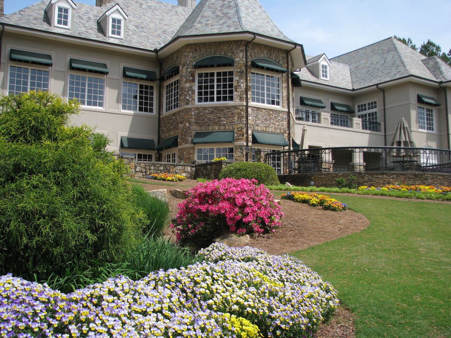 golf course clubhouse
