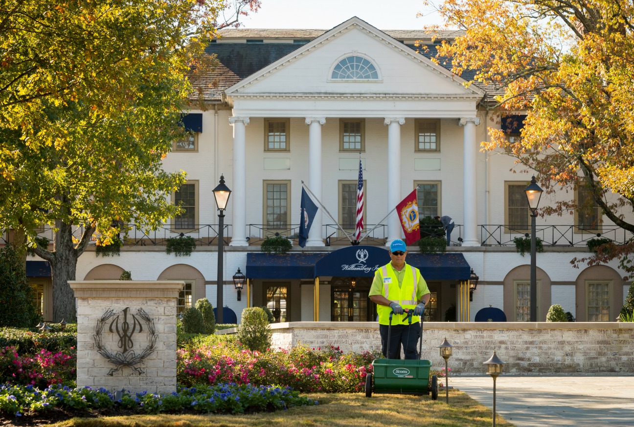 Colonial Williamsburg landscaping outsourcing